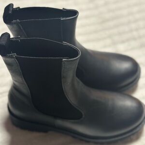 Forever Women black faux leather boots. Size 9 NWOT